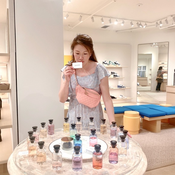 ⭐️SOLD⭐️Chanel Lambskin Quilted Waist Belt Bag Pink - Picture 10 of 12